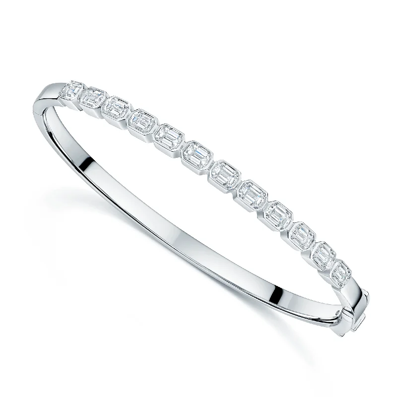 Women’s gold-plated bracelets-18ct White Gold Emerald Cut Diamond Rub Over Set Bangle