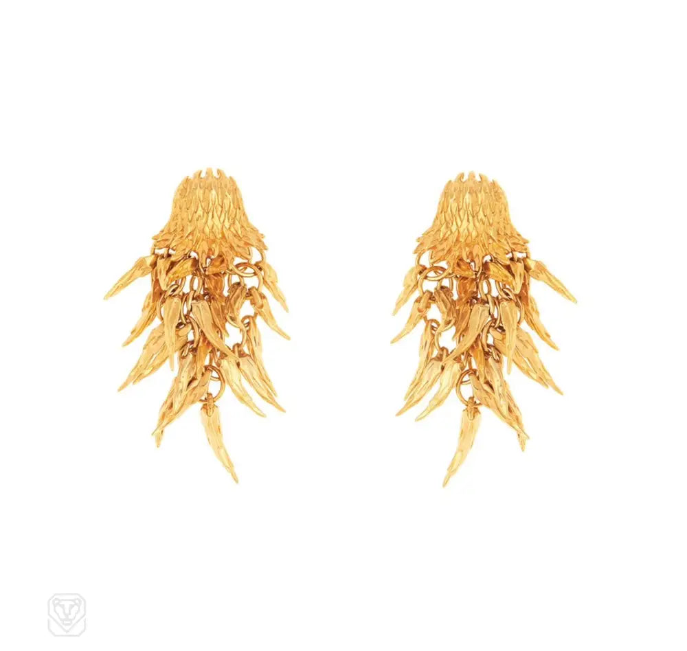 Women’s handmade earrings-Gilt bear paw earrings