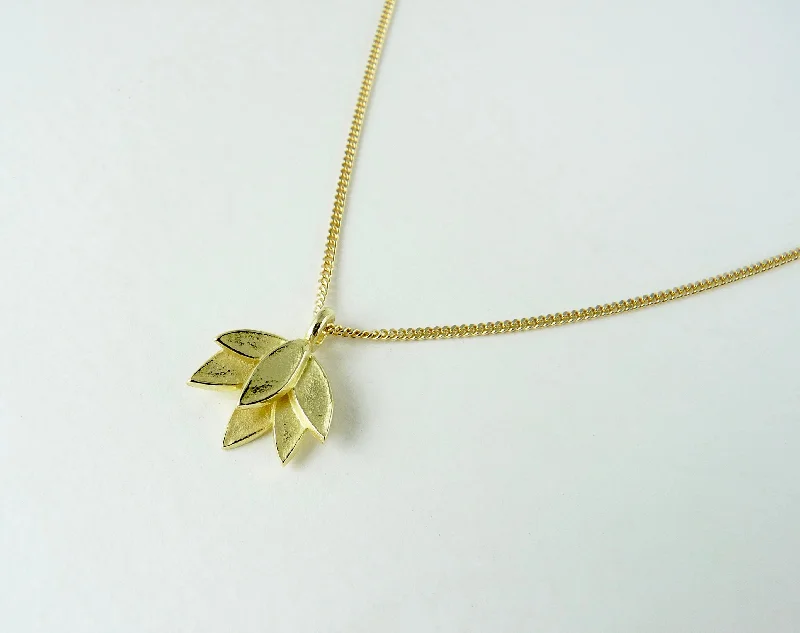 Women’s layered necklaces-Solid 18ct Gold Deepa Necklace