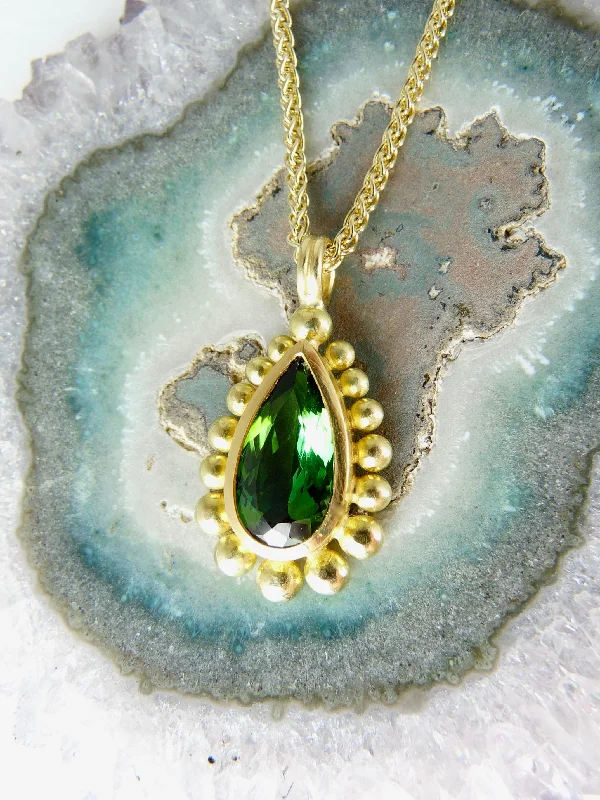 Women’s silver heart necklaces-Green Tourmaline Courtesan Necklace