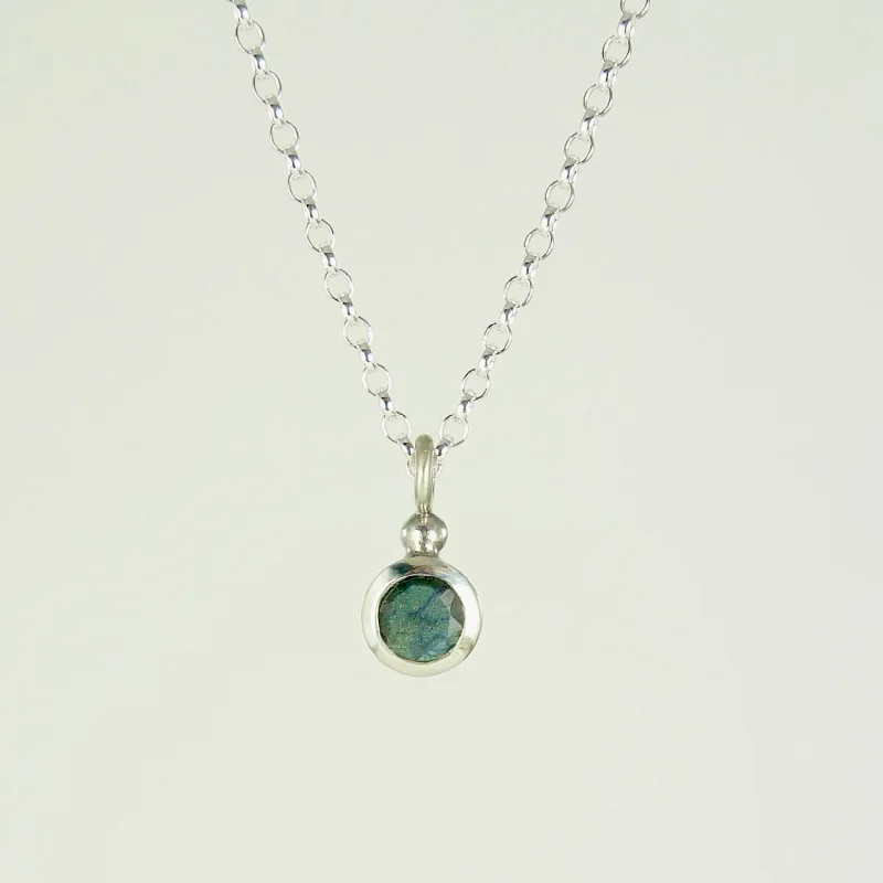 Women’s wedding pendant necklaces-Labradorite Cup Set Pendant