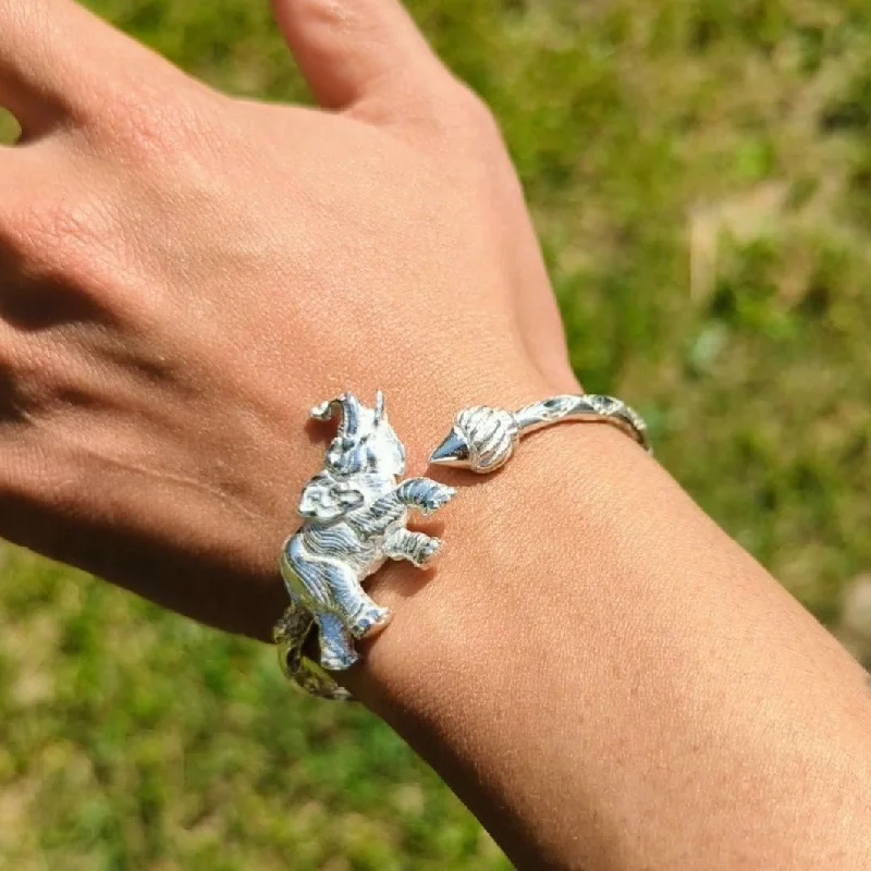 Women’s gemstone link bracelets-Heavy Elephant and Taj Mahal Bangle with Diamante Pattern