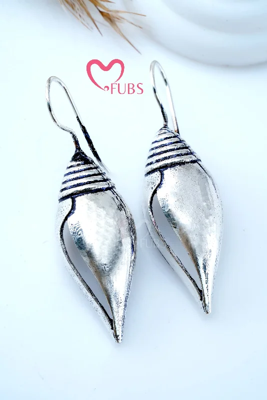 Women’s tribal earrings-Silver Sankh Elegance Earrings