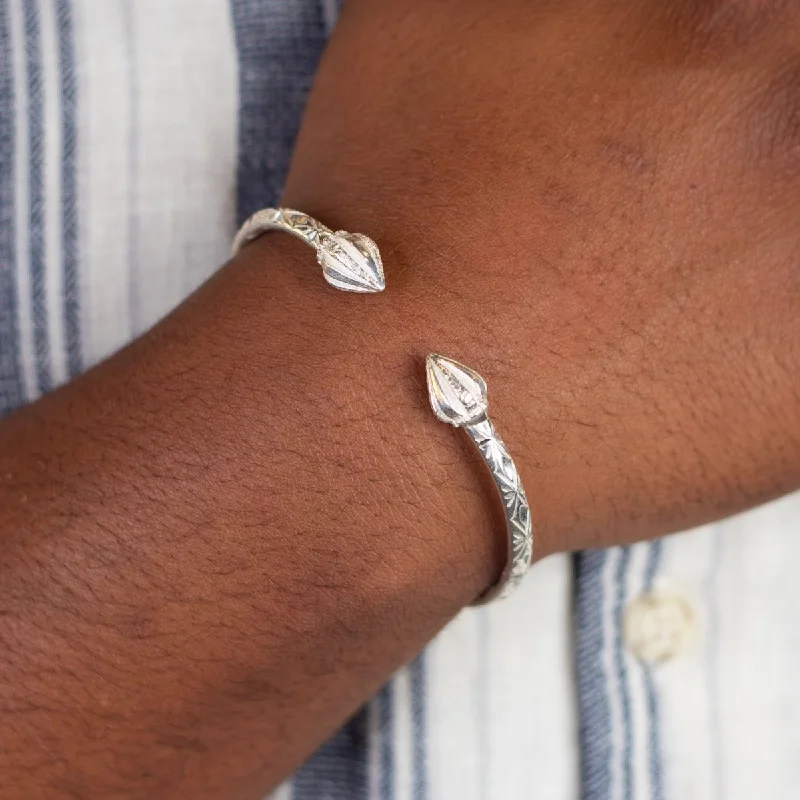 Women’s pearl bracelets-Heavy Cocoa Pods Bangle with Calypso Pattern