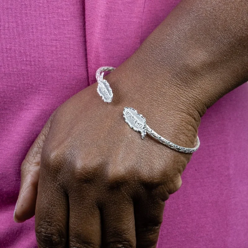 Women’s delicate bangles-Light  Bangle with Grenada Map Calypso pattern