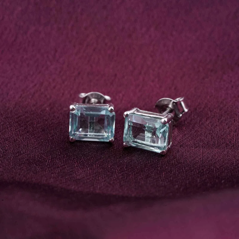 Women’s bar earrings-Silver Aqua Solitaire Stud Earrings